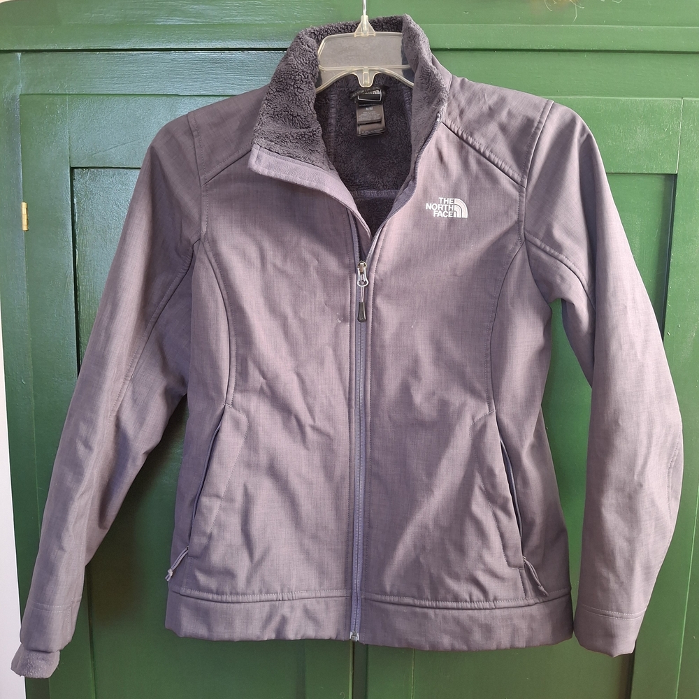 🌸 The North Face Apex Jacket 🌸